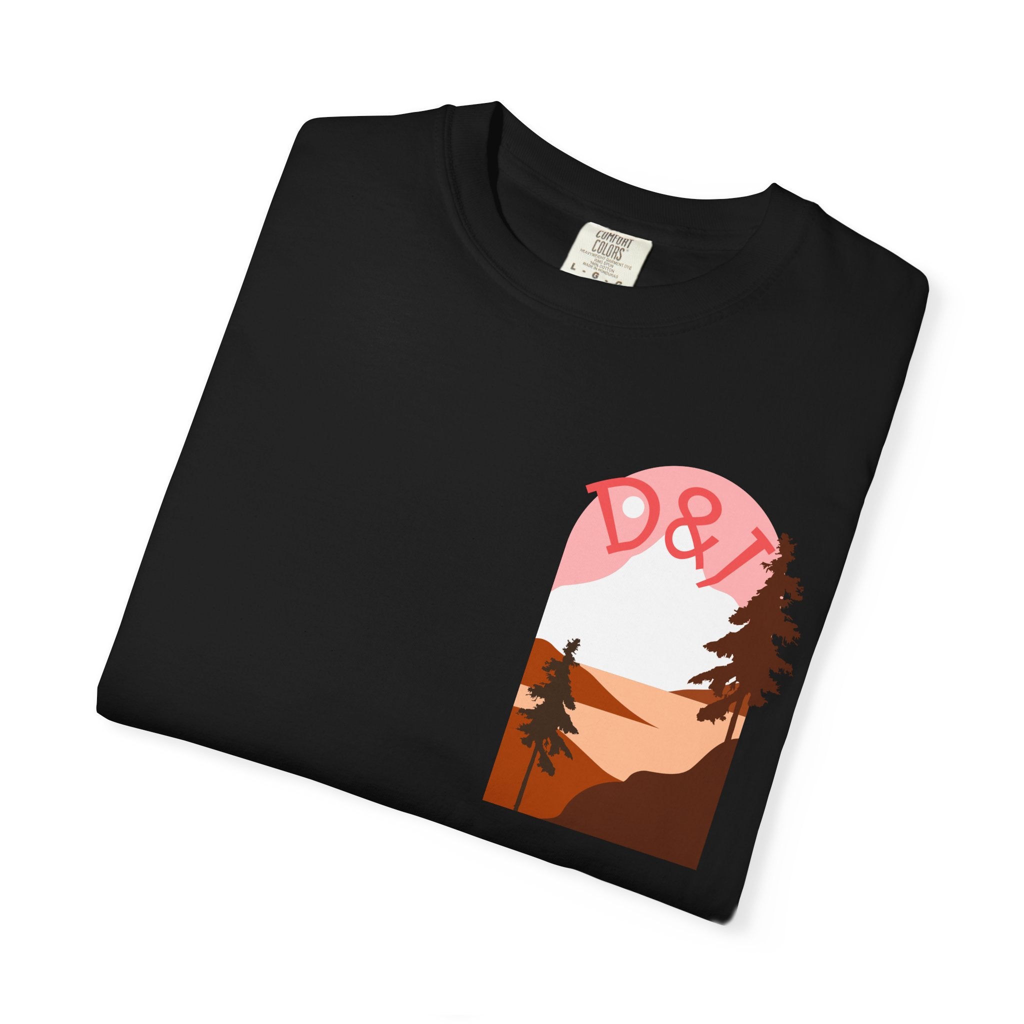 Nature Trail T-Shirt — "Entre Pinos y Senderos" Mountain Scenic Tee