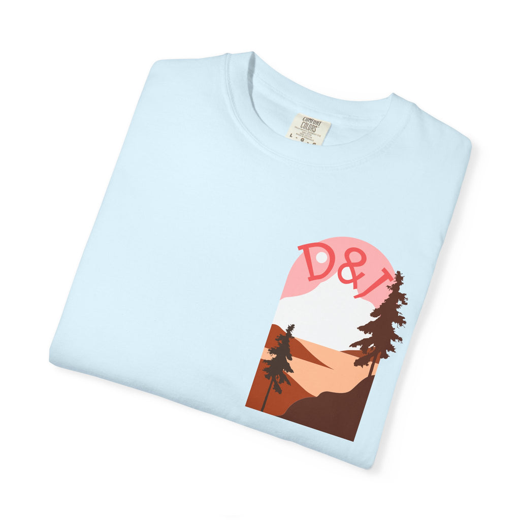 Nature Trail T-Shirt — "Entre Pinos y Senderos" Mountain Scenic Tee