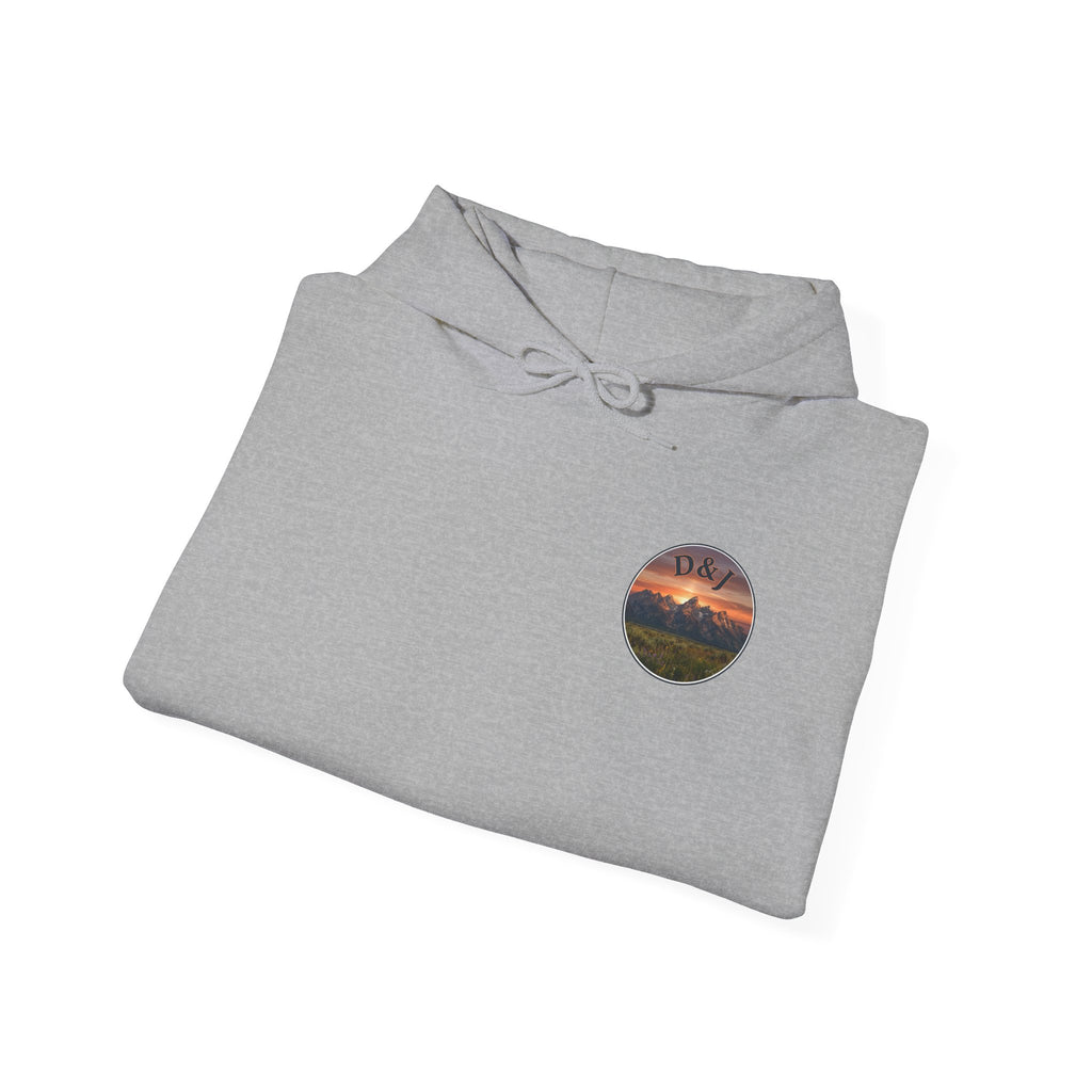 Mountain Sunset Hoodie — "Donde Entra la Paz" Retro Travel Graphic