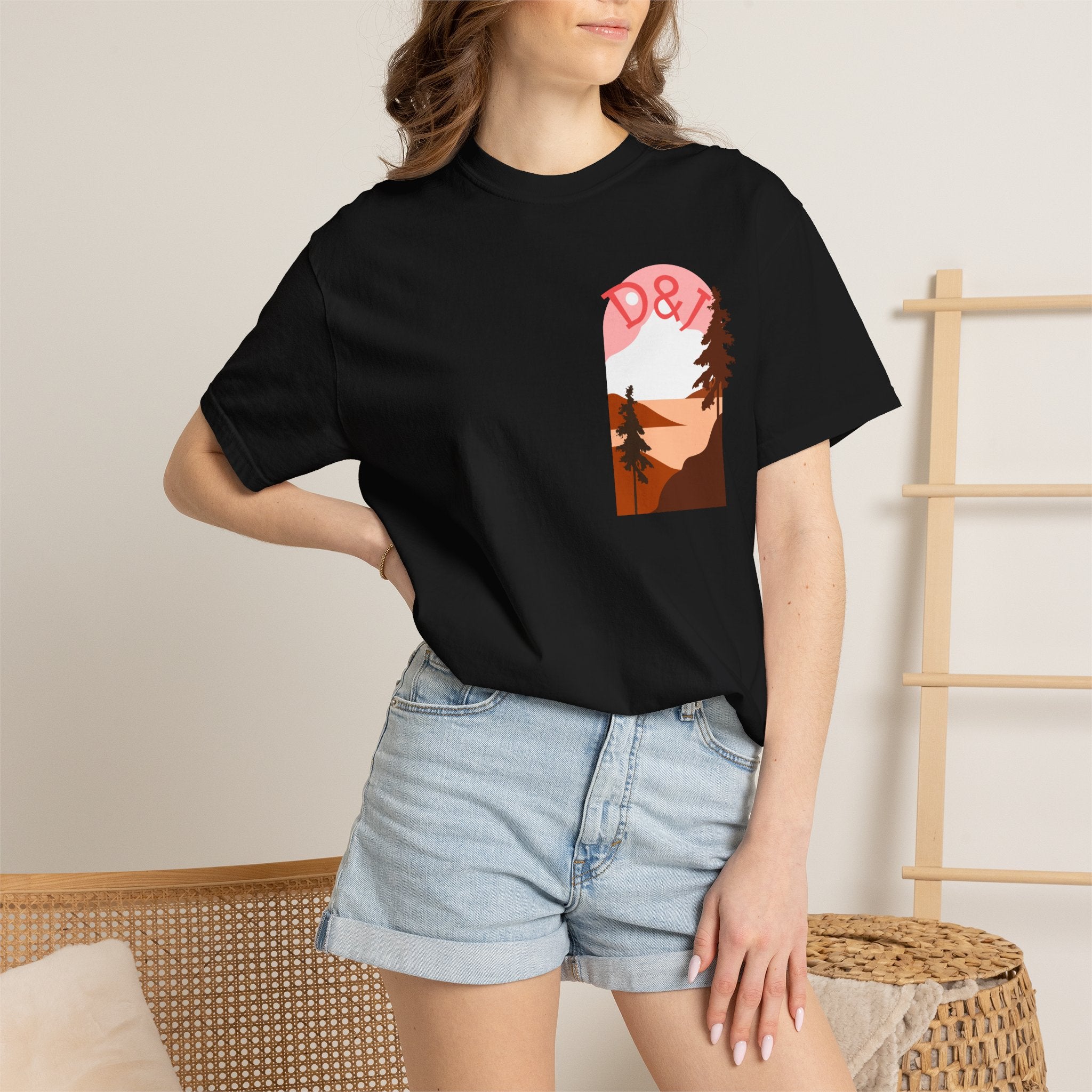 Nature Trail T-Shirt — "Entre Pinos y Senderos" Mountain Scenic Tee