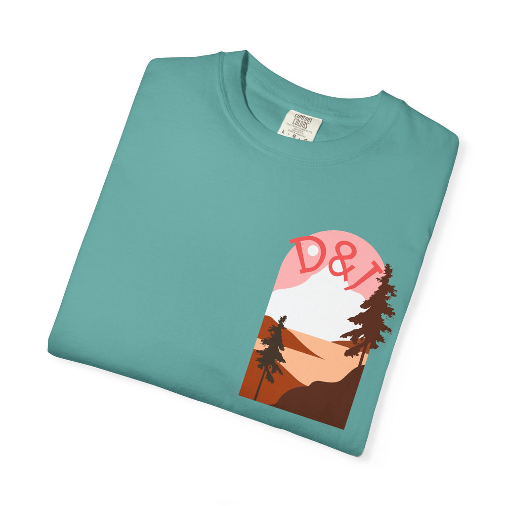 Nature Trail T-Shirt — "Entre Pinos y Senderos" Mountain Scenic Tee