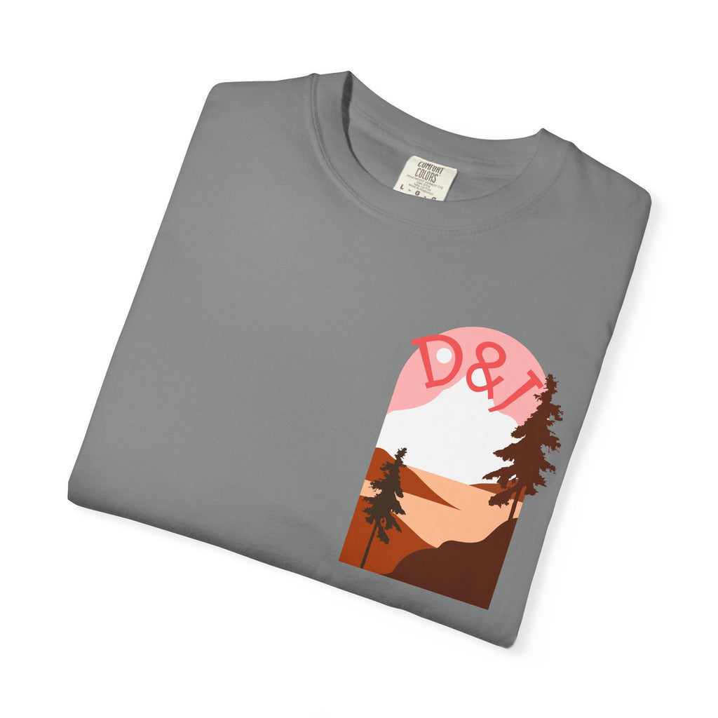 Nature Trail T-Shirt — "Entre Pinos y Senderos" Mountain Scenic Tee