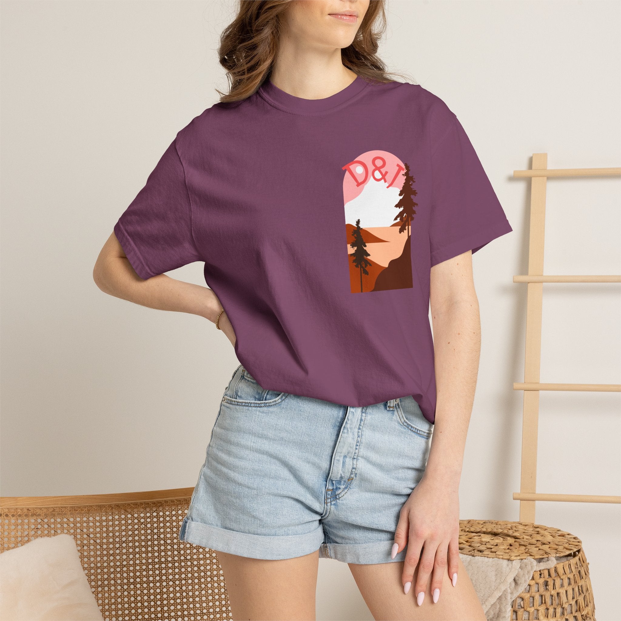 Nature Trail T-Shirt — "Entre Pinos y Senderos" Mountain Scenic Tee